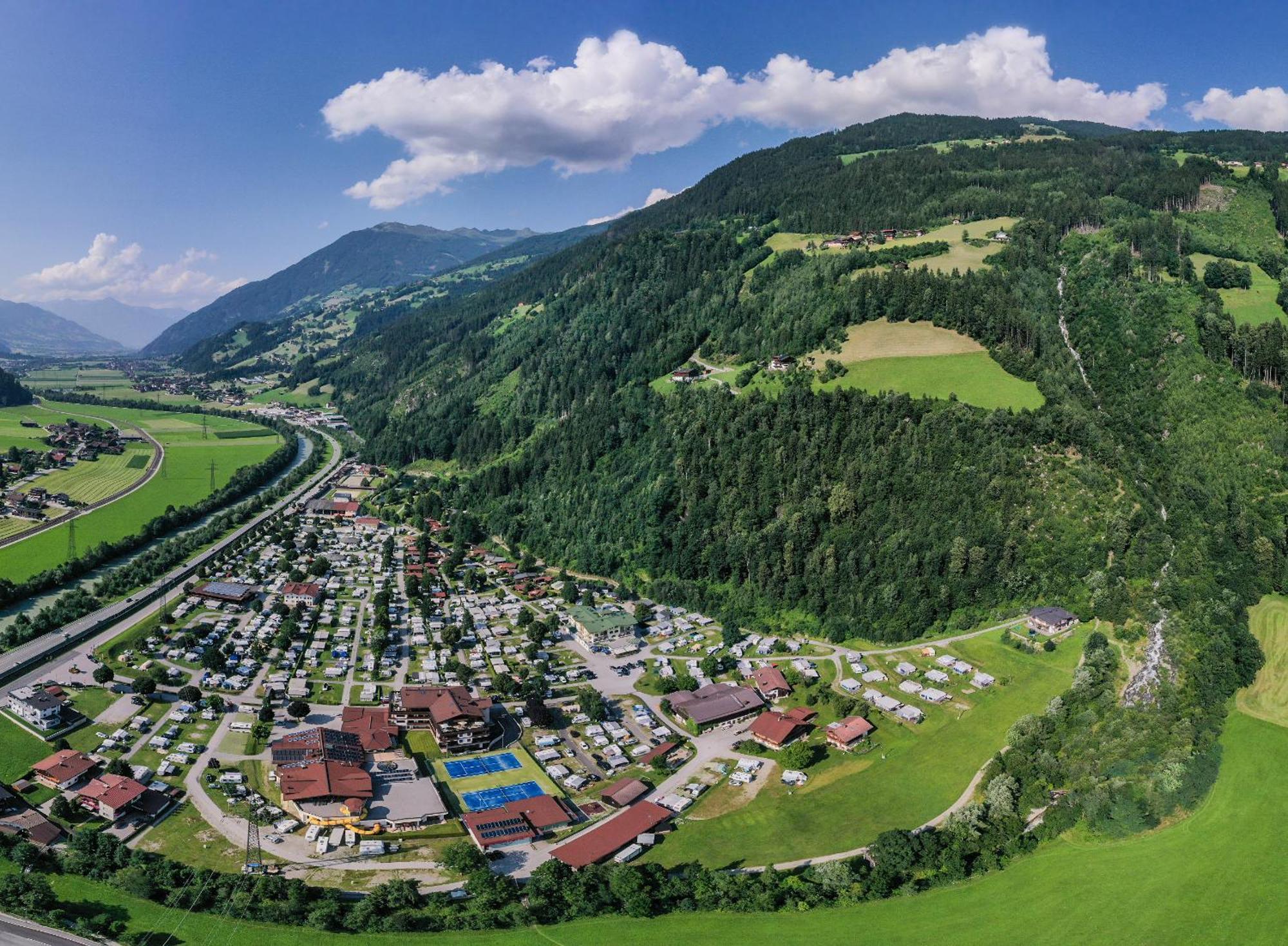 Chalet - Direkt Am 5 Sterne Campingplatz Aufenfeld Im Zillertal Mit Hallenbad Und Sauna Aschau Im Zillertal Buitenkant foto