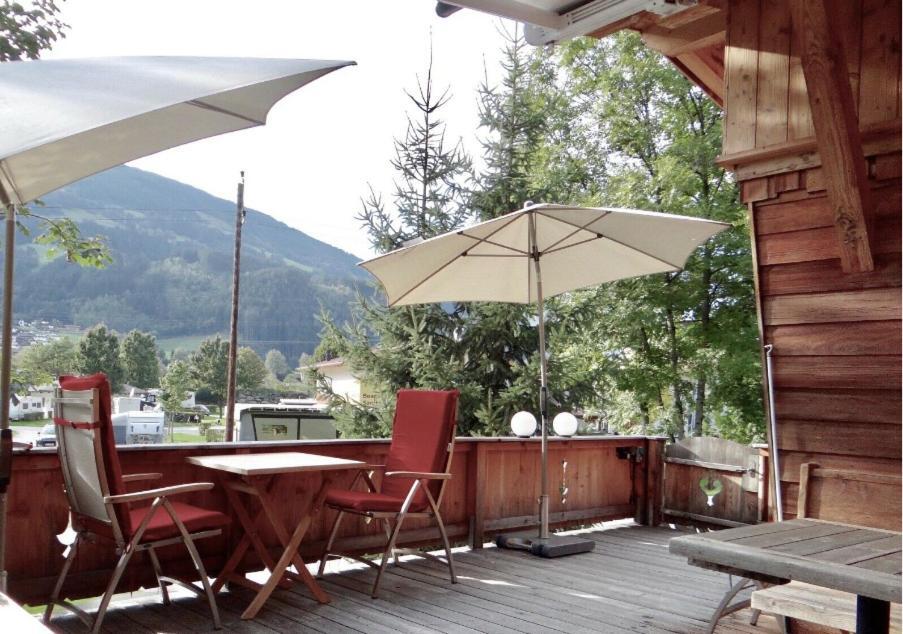 Chalet - Direkt Am 5 Sterne Campingplatz Aufenfeld Im Zillertal Mit Hallenbad Und Sauna Aschau Im Zillertal Buitenkant foto