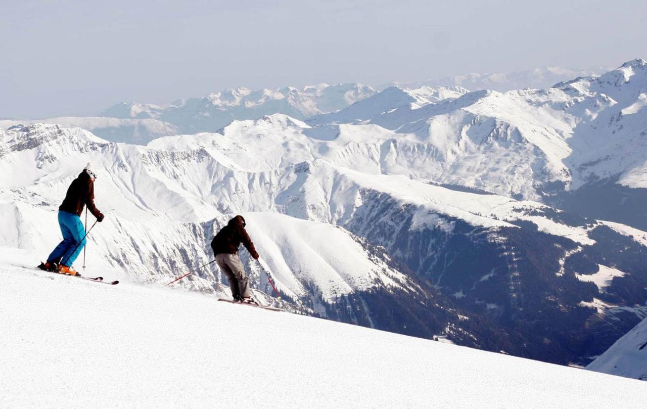Chalet - Direkt Am 5 Sterne Campingplatz Aufenfeld Im Zillertal Mit Hallenbad Und Sauna Aschau Im Zillertal Buitenkant foto